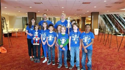chess team with trophies 