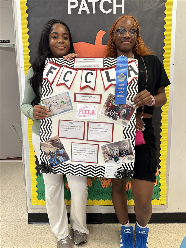 FCCLA Winners India Turner and Jaida Brown